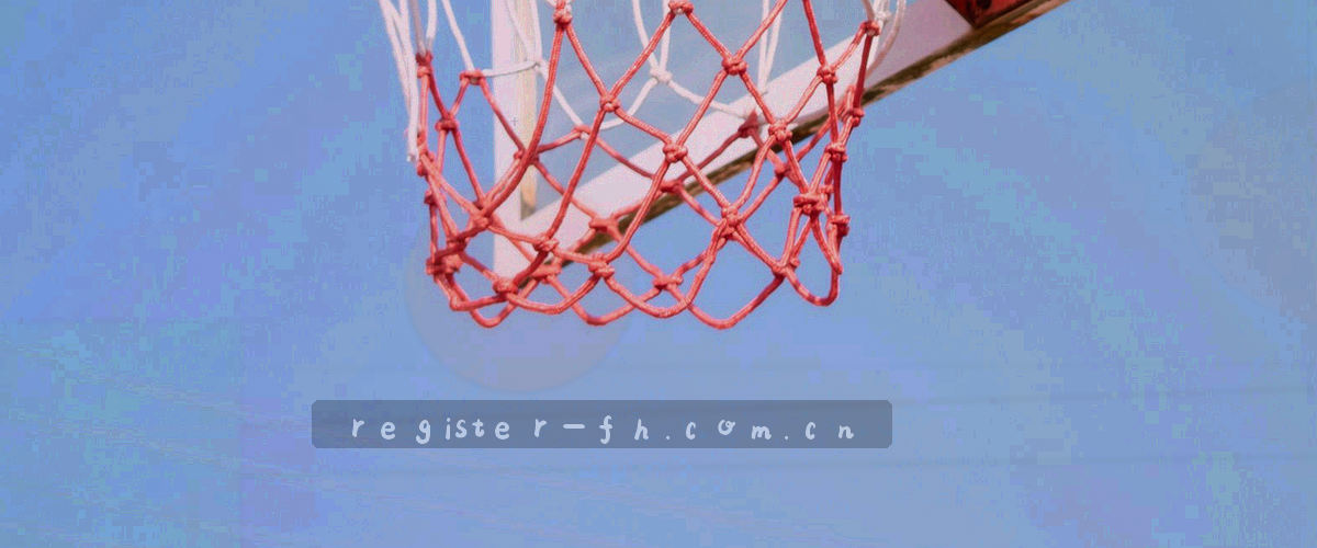 转会动态时间轴，各节点标注俱乐部或球员剪影